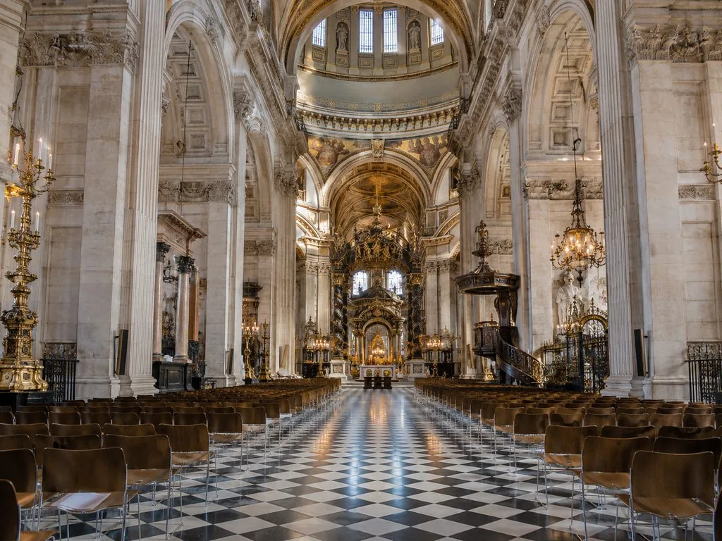 Wren’s nave inside St Paul’s Cathedral